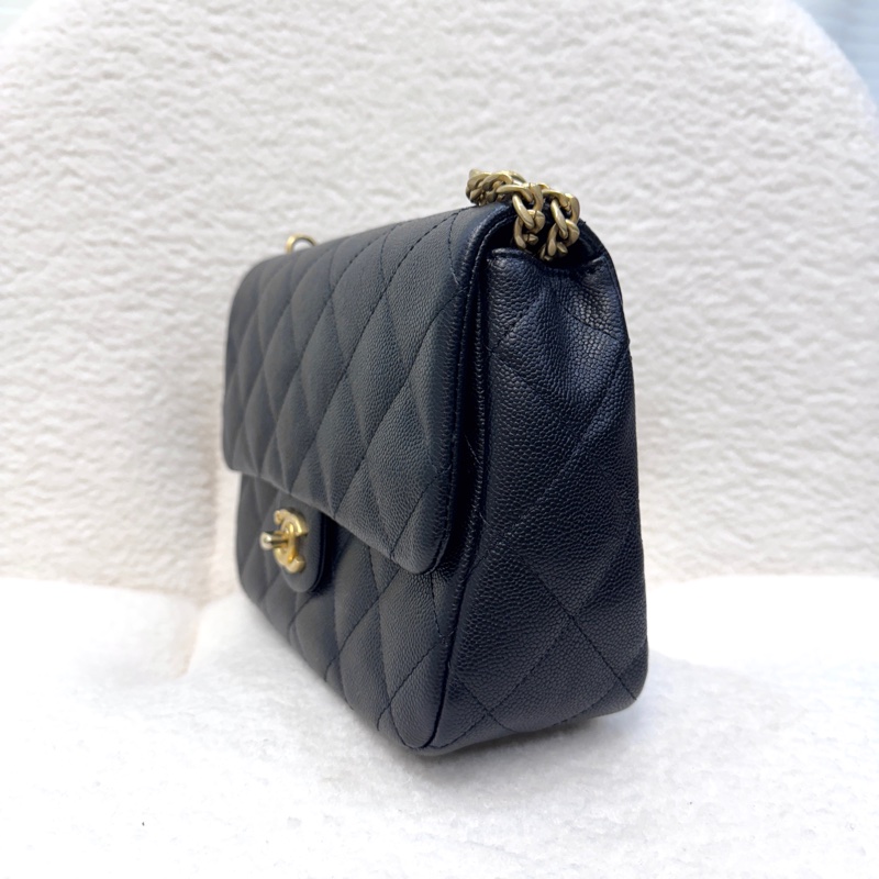 香奈兒cf方胖子 Chanel 23P黑金荔枝牛愛心調節釦肩背包AS3921 近新閒置品🖤可送禮-14