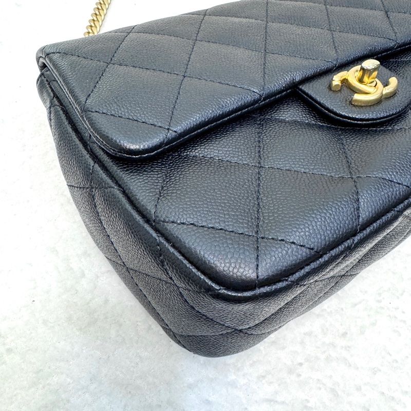 香奈兒cf方胖子 Chanel 23P黑金荔枝牛愛心調節釦肩背包AS3921 近新閒置品🖤可送禮-20