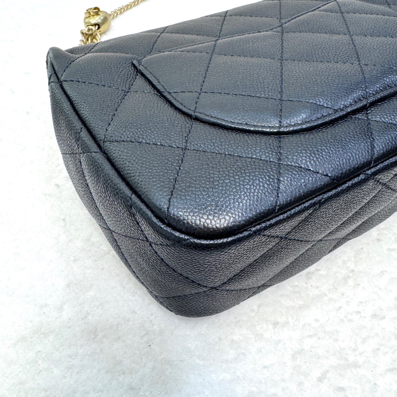 香奈兒cf方胖子 Chanel 23P黑金荔枝牛愛心調節釦肩背包AS3921 近新閒置品🖤可送禮-22