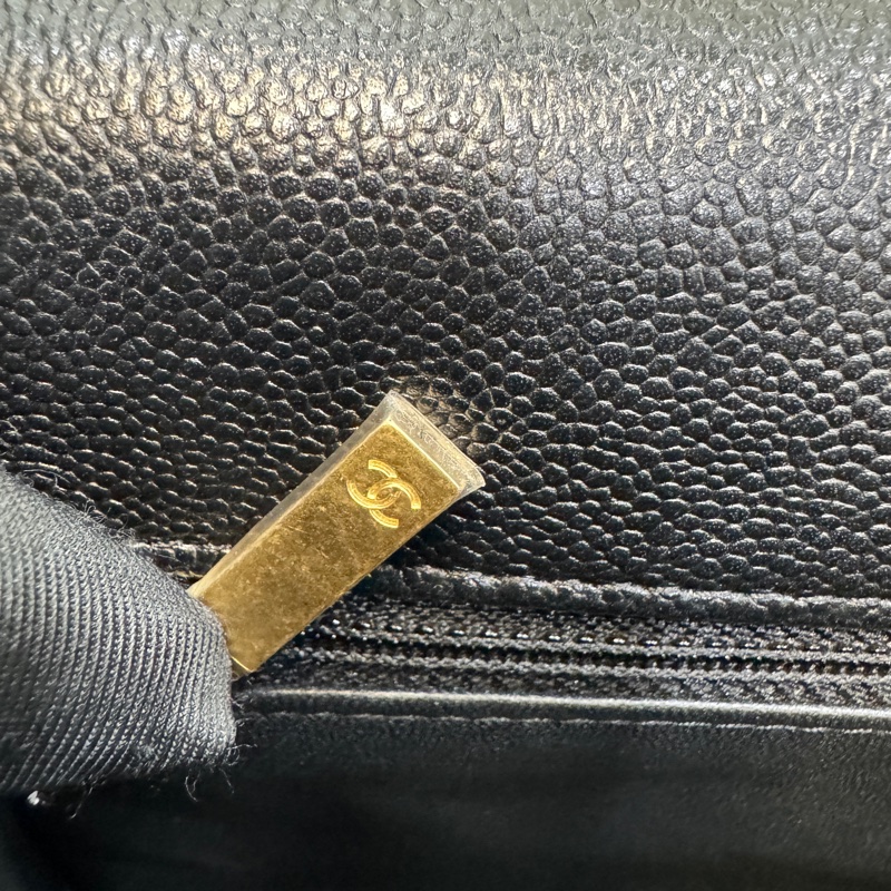 香奈兒cf方胖子 Chanel 23P黑金荔枝牛愛心調節釦肩背包AS3921 近新閒置品🖤可送禮-27