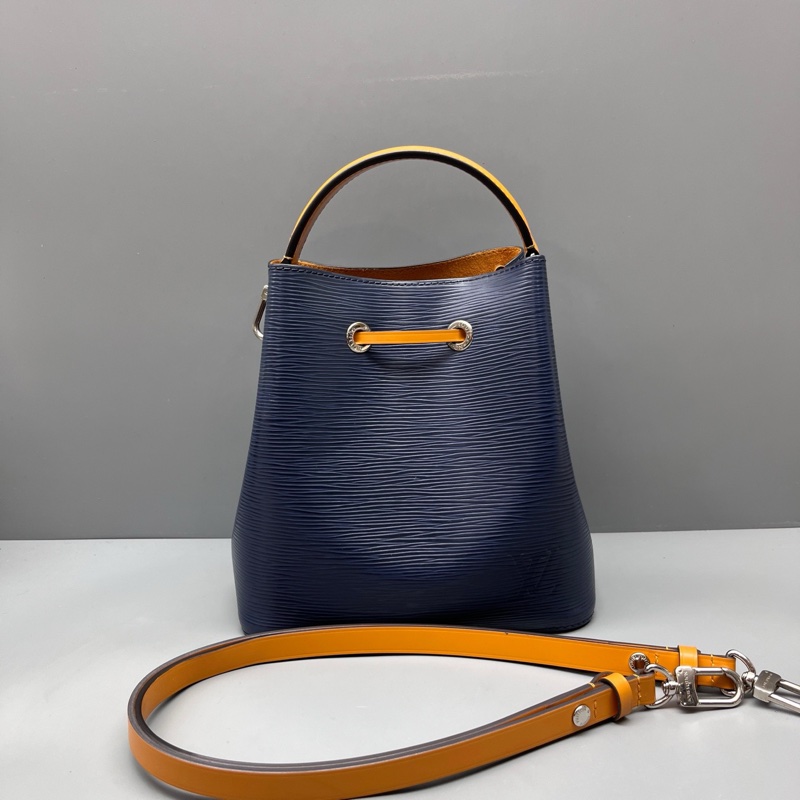 LouisVuitton 路易威登深藍色水波紋抽繩水桶包 尺寸20*20 🈚附件-1