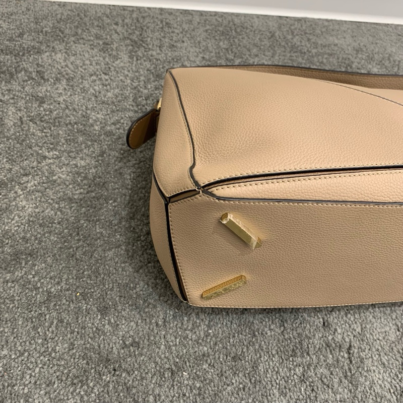 98新 Loewe 羅意威 puzzle中號沙色幾何包 手提斜挎包 底長29 附件肩帶-6