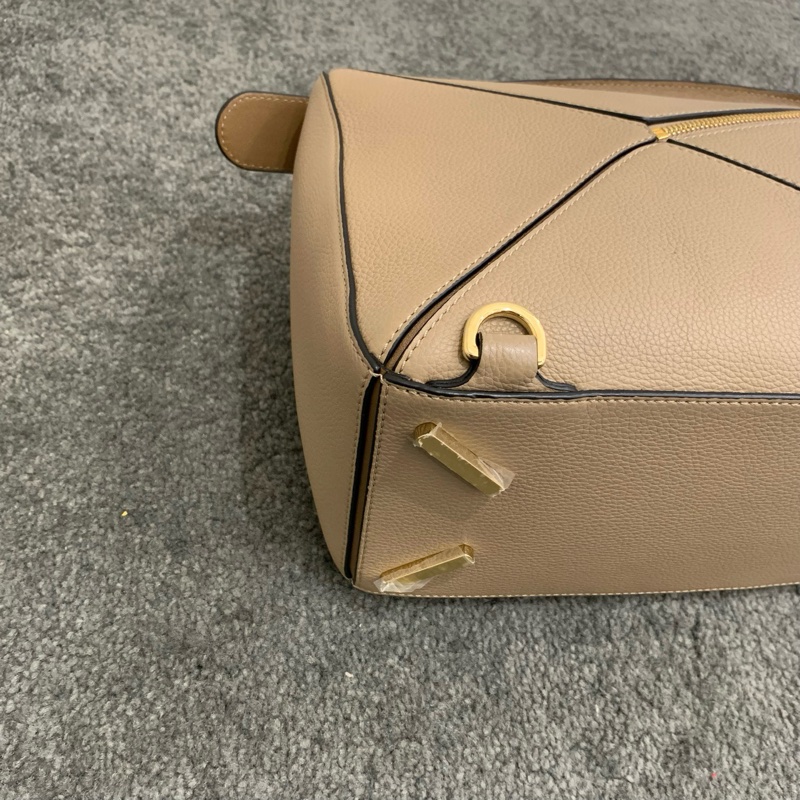 98新 Loewe 羅意威 puzzle中號沙色幾何包 手提斜挎包 底長29 附件肩帶-8