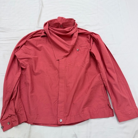 Homme Plisse 變化領巾襯衫