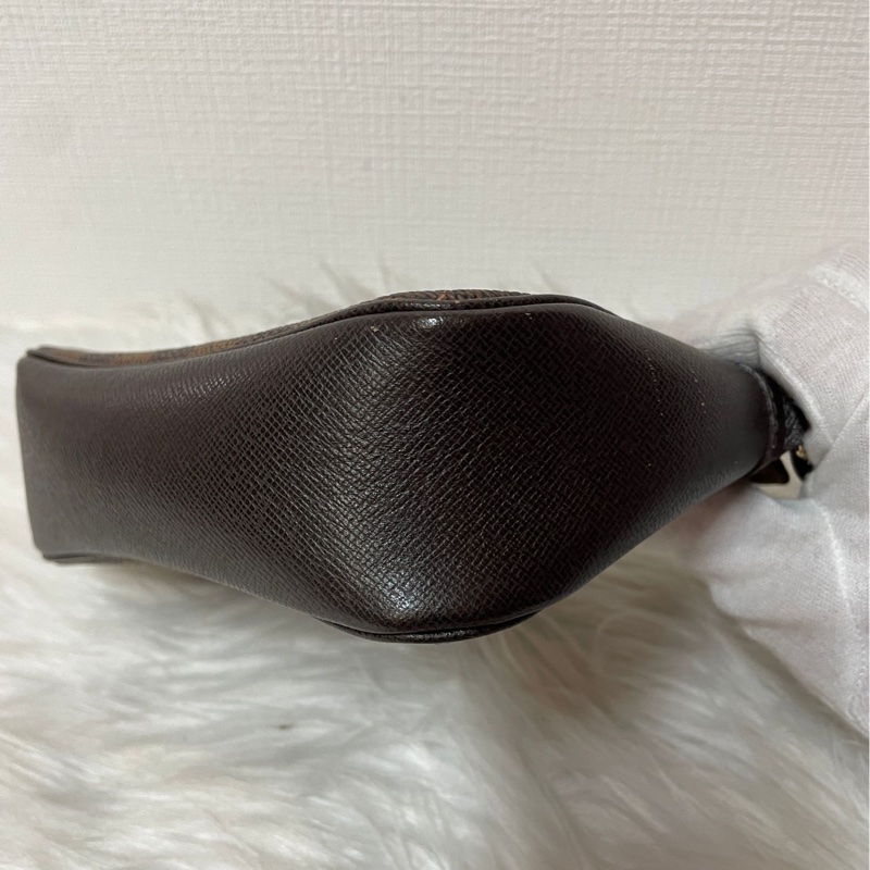 LV 棋盤格小方胖-9