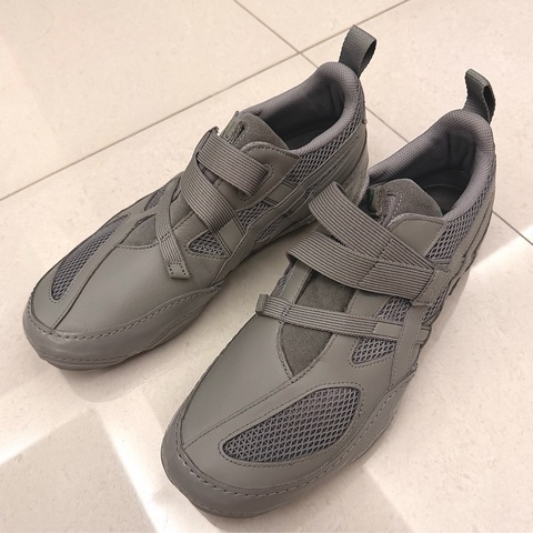 三宅一生 限量版聯名球鞋