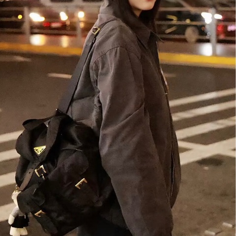 Prada 降落傘尼龍後背包中號（附保卡）