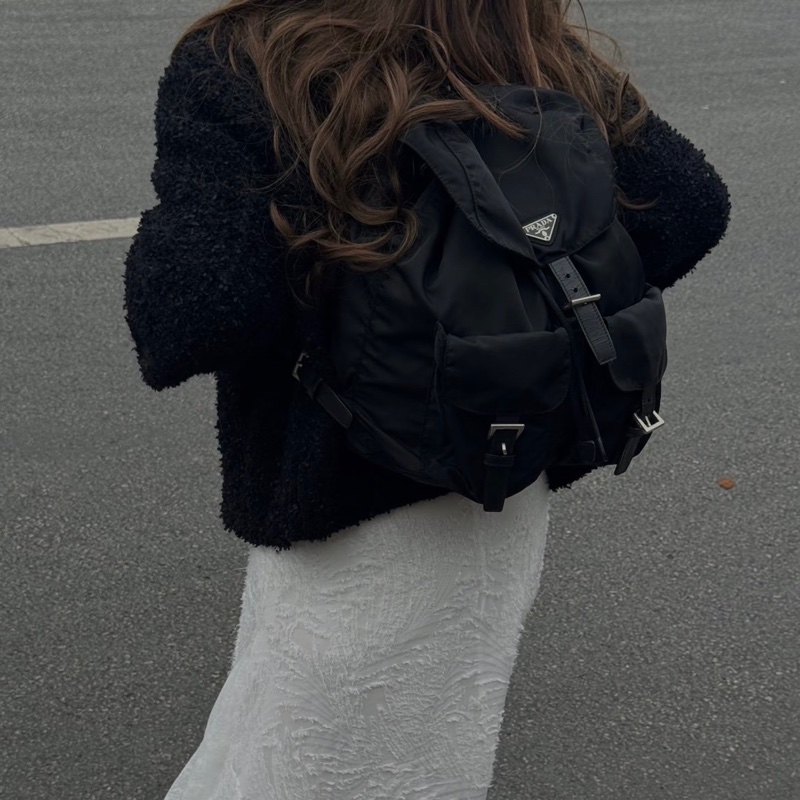 Prada 降落傘尼龍後背包中號(附保卡)-1