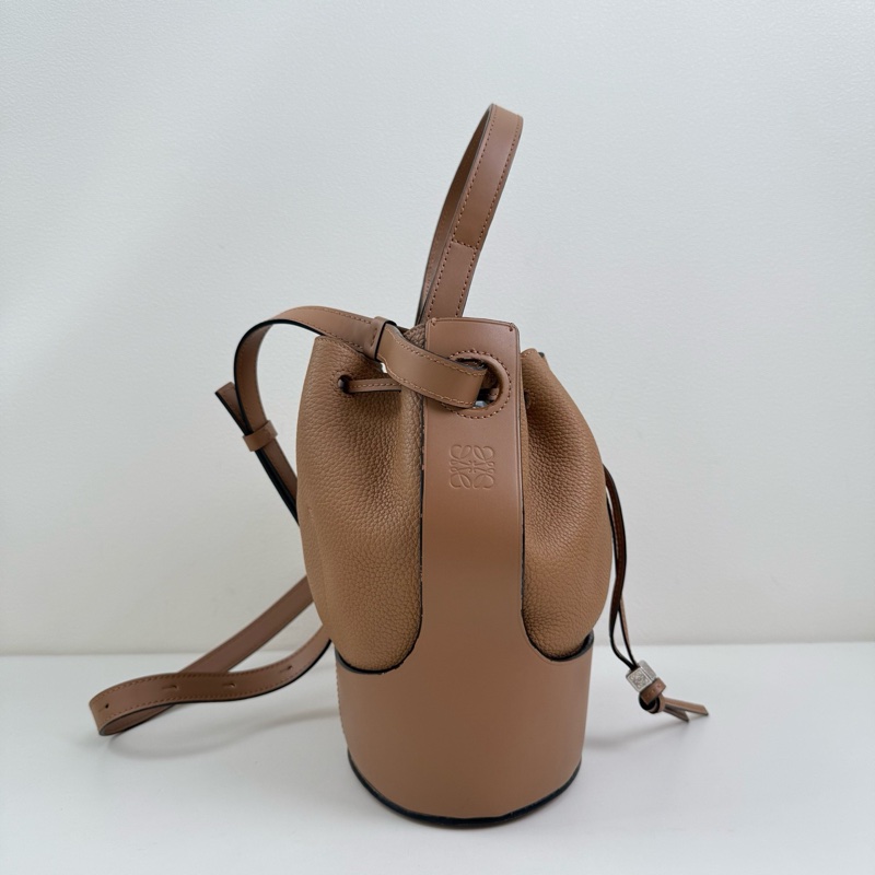 羅意威/Loewe 卡其色牛皮抽繩斜挎包-3