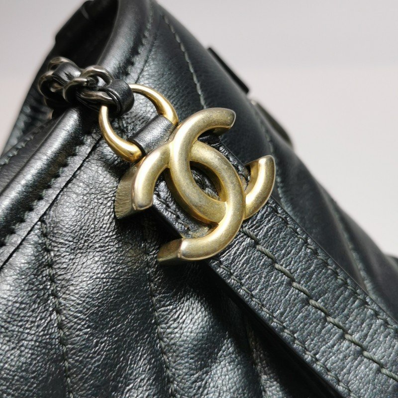 Chanel Gabrielle流浪包小號油蠟皮V紋絎縫雙鏈設計單肩包斜挎包-12