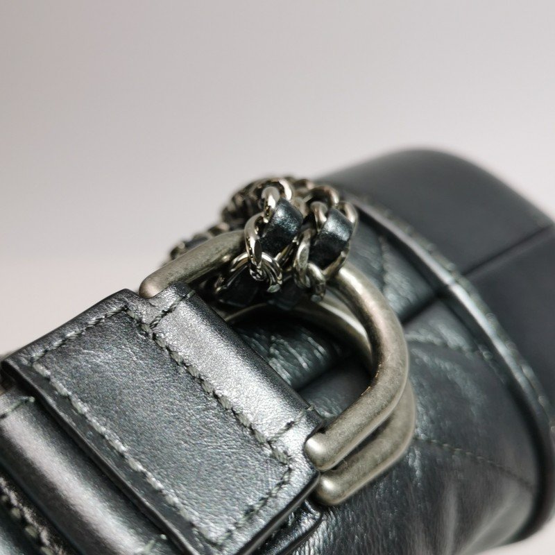 Chanel Gabrielle流浪包小號油蠟皮V紋絎縫雙鏈設計單肩包斜挎包-13