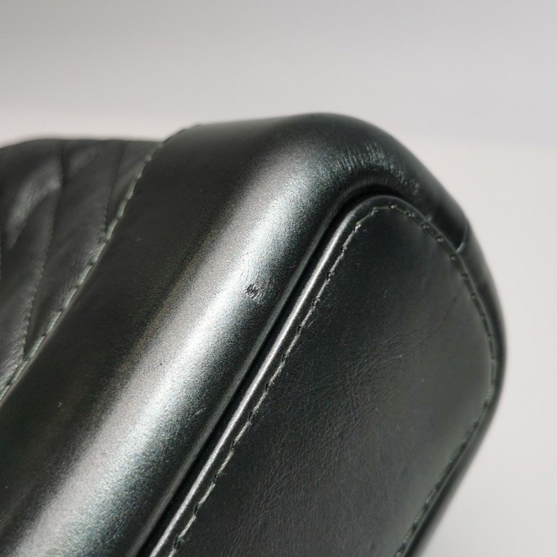 Chanel Gabrielle流浪包小號油蠟皮V紋絎縫雙鏈設計單肩包斜挎包-14