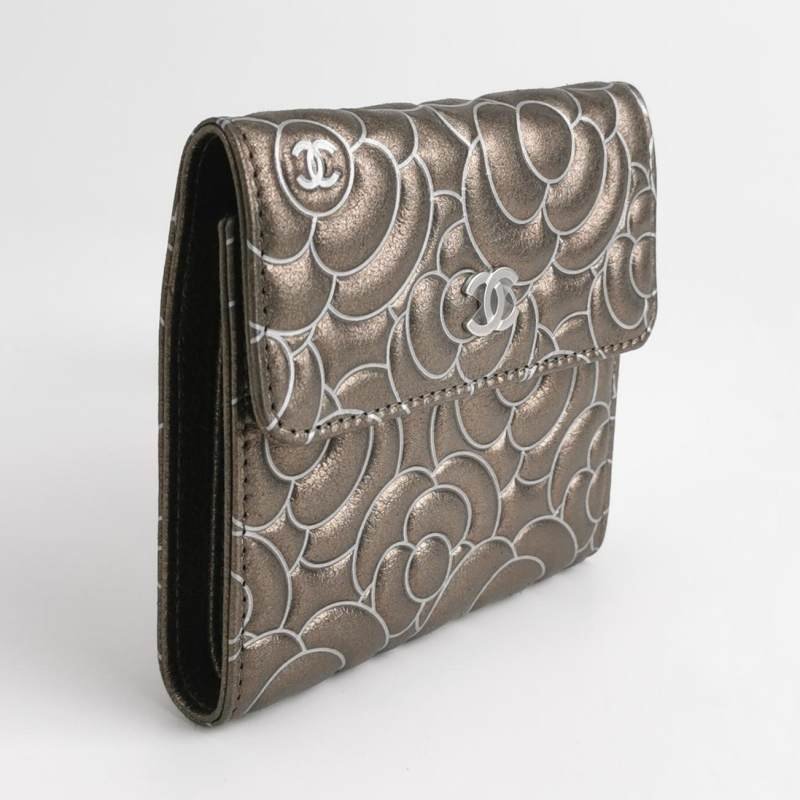 Chanel磨砂皮純色山茶花印花雙Clogo皮夾-2