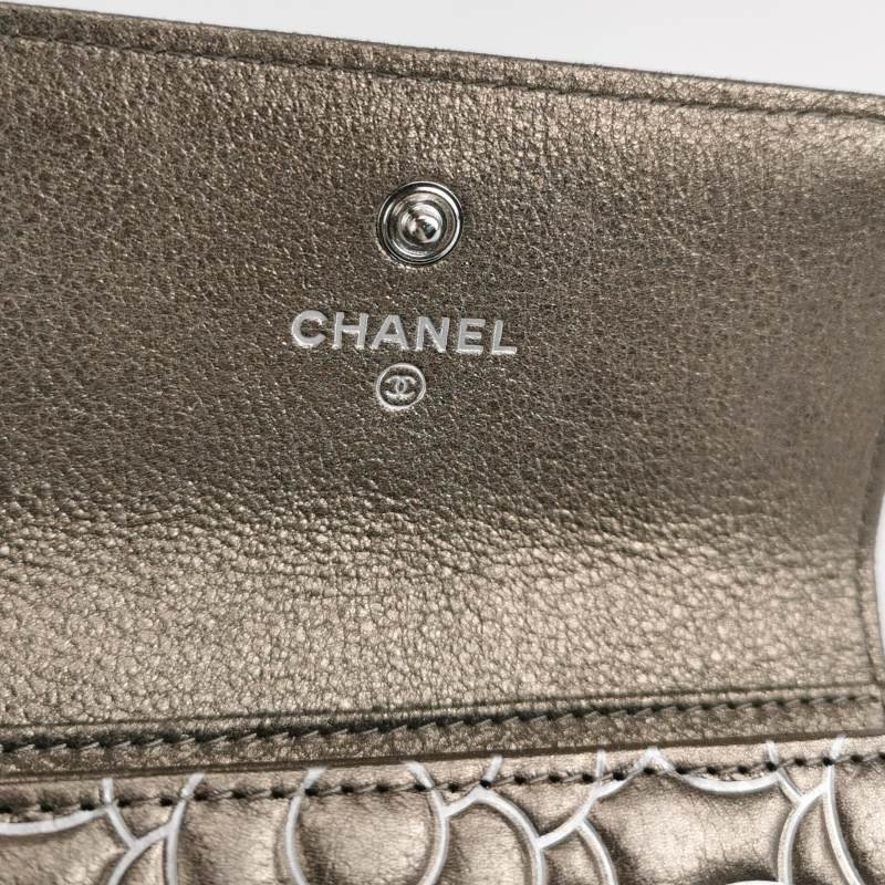 Chanel磨砂皮純色山茶花印花雙Clogo皮夾-6