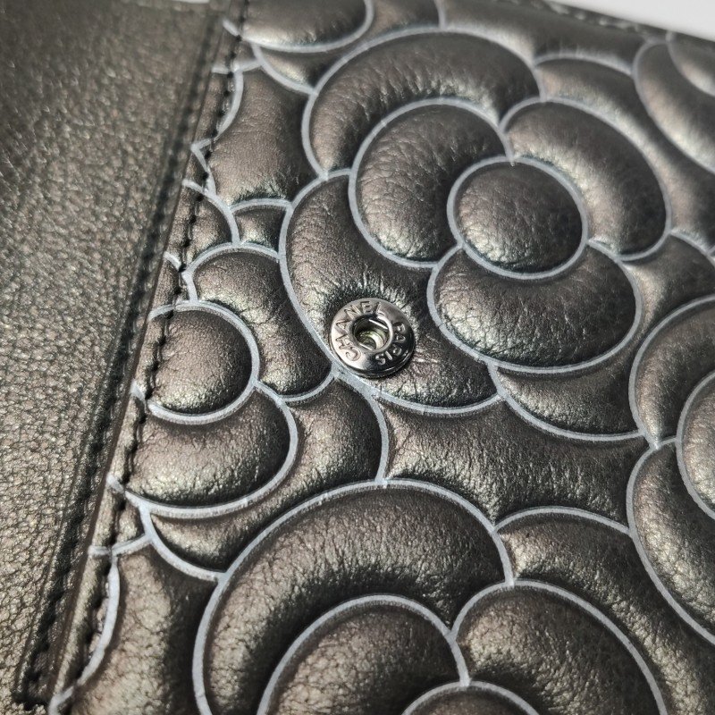 Chanel磨砂皮純色山茶花印花雙Clogo皮夾-10