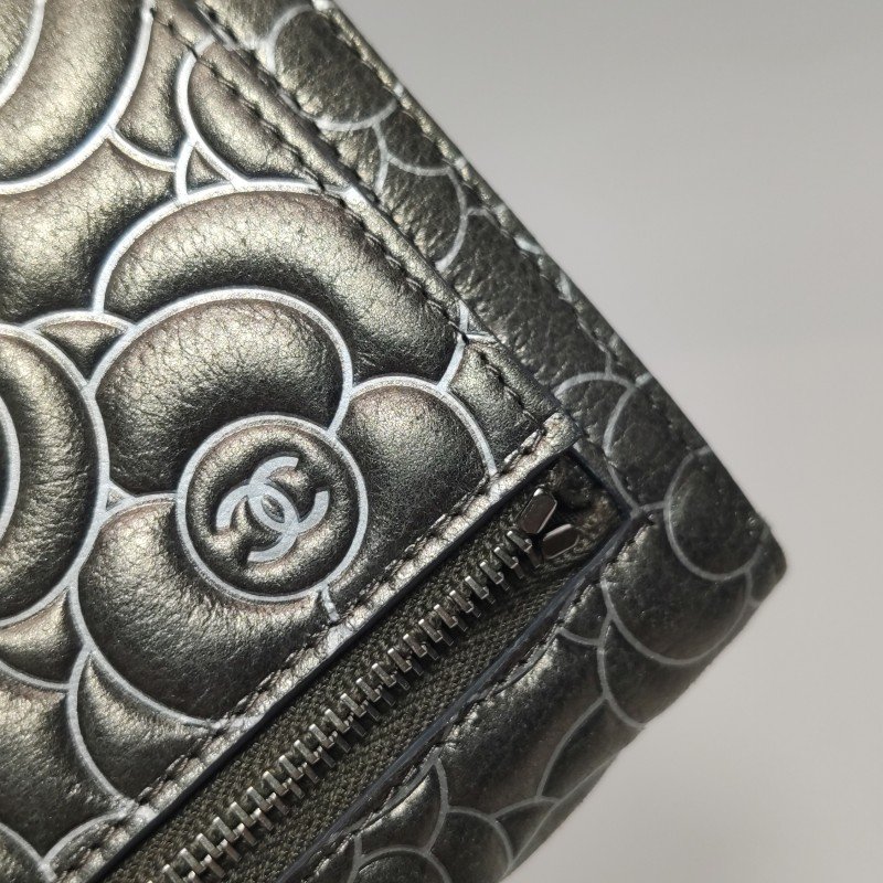 Chanel磨砂皮純色山茶花印花雙Clogo皮夾-14