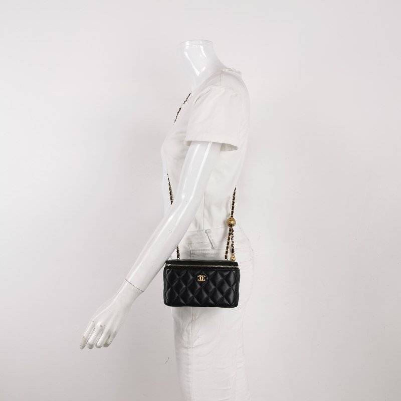 ChanelVanity Case羊皮純色菱格絎縫金球雙C標 識斜背包單肩包-1