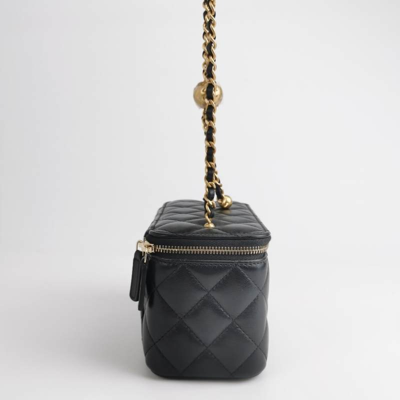 ChanelVanity Case羊皮純色菱格絎縫金球雙C標 識斜背包單肩包-3