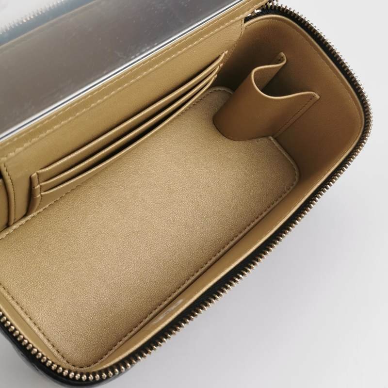 ChanelVanity Case羊皮純色菱格絎縫金球雙C標 識斜背包單肩包-6