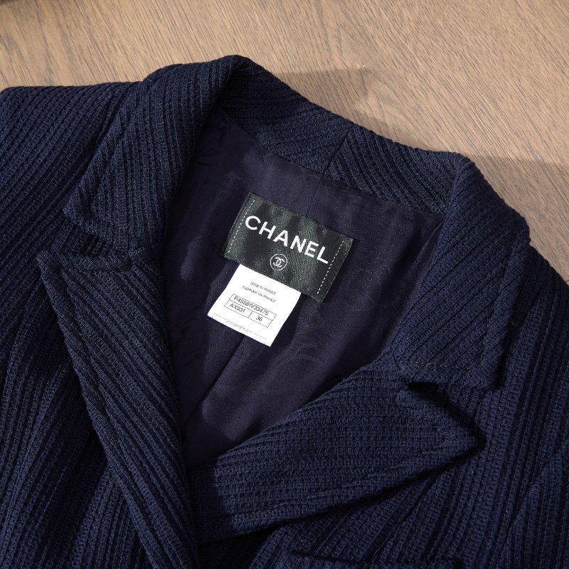 ❤️CHANEL 深藍色經典外套 薄款 適合春夏 精緻CC紐扣-3