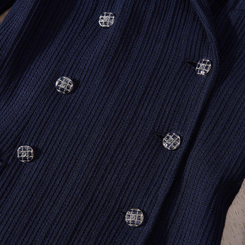 ❤️CHANEL 深藍色經典外套 薄款 適合春夏 精緻CC紐扣-4