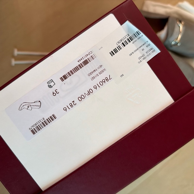 全新 GUCCI LOAFERs size 39-4