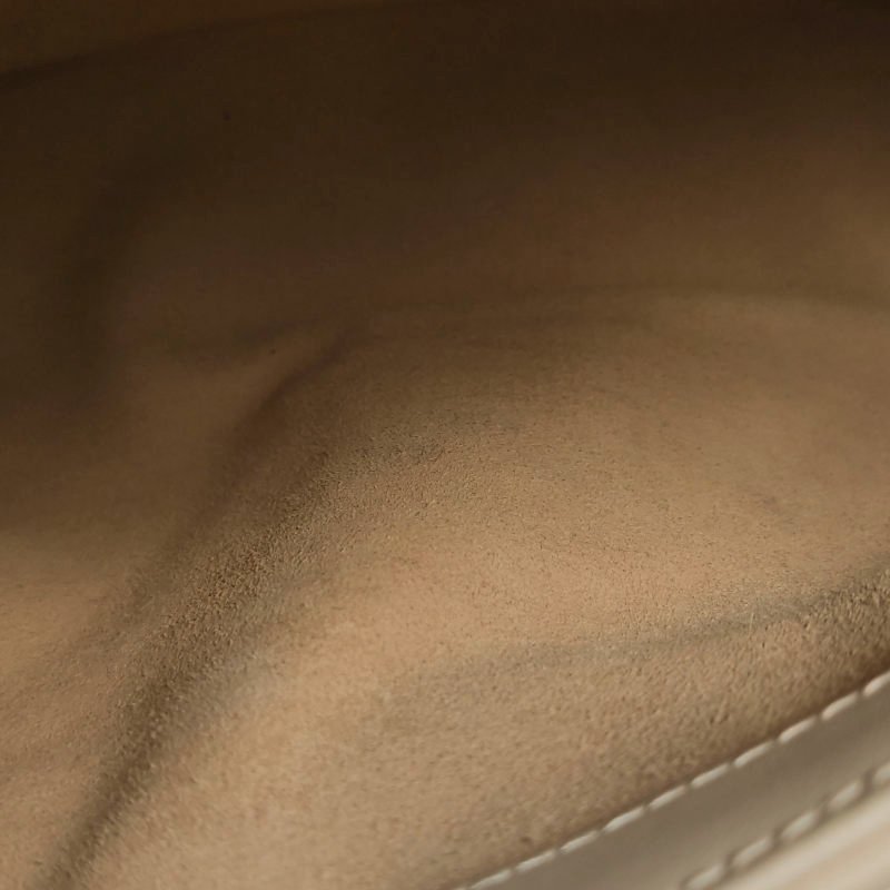 Gucci GG Marmont中型牛皮V紋絎縫雙G標誌口 蓋包肩背包-9