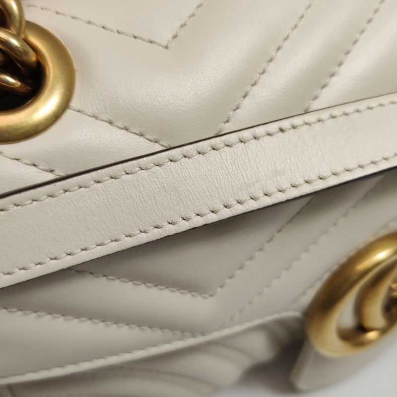 Gucci GG Marmont中型牛皮V紋絎縫雙G標誌口 蓋包肩背包-11