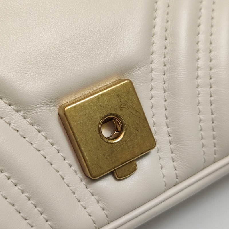 Gucci GG Marmont中型牛皮V紋絎縫雙G標誌口 蓋包肩背包-13