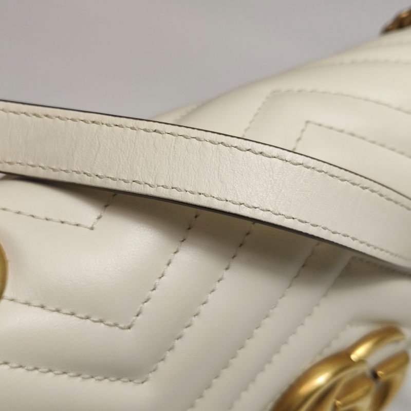 Gucci GG Marmont中型牛皮V紋絎縫雙G標誌口 蓋包肩背包-19