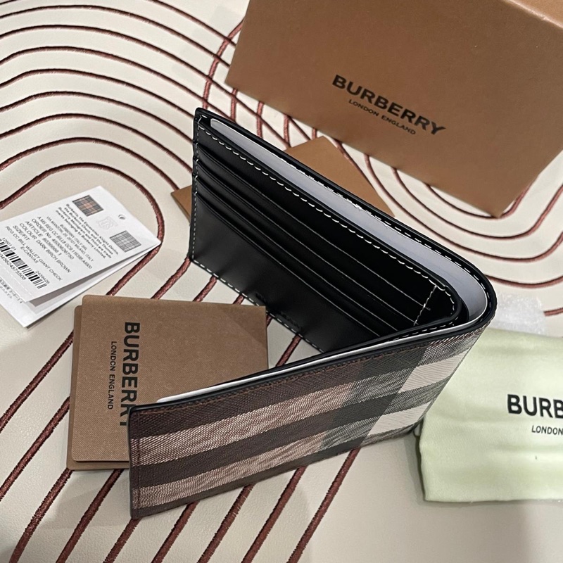 Burberry Short Wallet-3
