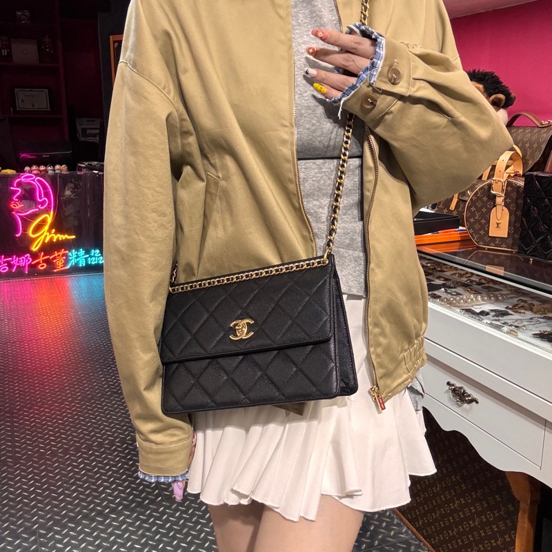 Chanel 黑金荔枝皮斜背包/王吉娜古董精品-1