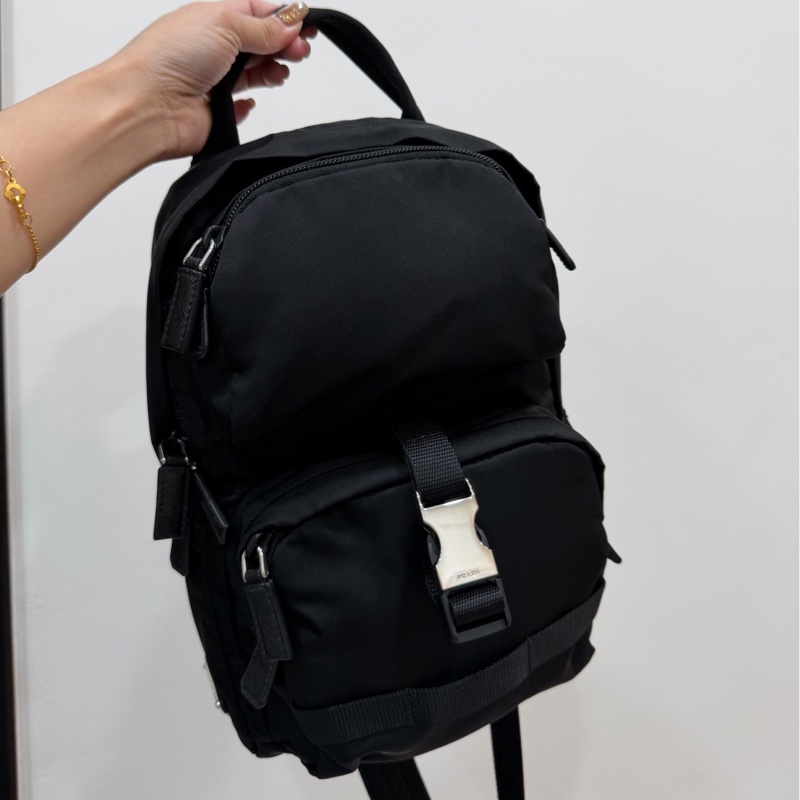 PRADA Re-Nylon 黑色 尼龍 十字紋 皮革 胸包 胸口包 斜背包 側背包 肩背包 腰包-1