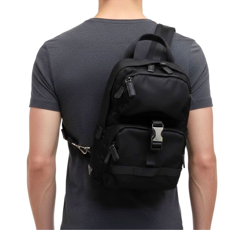 PRADA Re-Nylon 黑色 尼龍 十字紋 皮革 胸包 胸口包 斜背包 側背包 肩背包 腰包-3