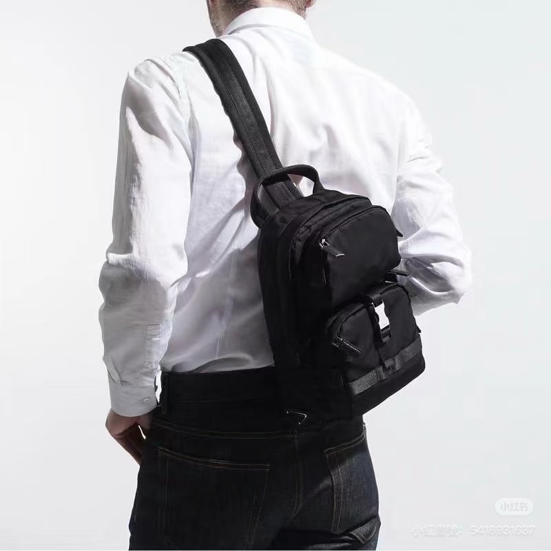 PRADA Re-Nylon 黑色 尼龍 十字紋 皮革 胸包 胸口包 斜背包 側背包 肩背包 腰包-6