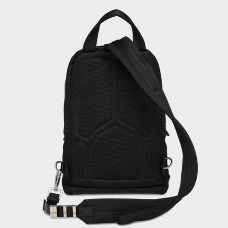 PRADA Re-Nylon 黑色 尼龍 十字紋 皮革 胸包 胸口包 斜背包 側背包 肩背包 腰包-8