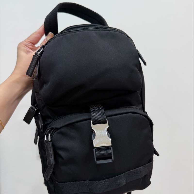 PRADA Re-Nylon 黑色 尼龍 十字紋 皮革 胸包 胸口包 斜背包 側背包 肩背包 腰包-15