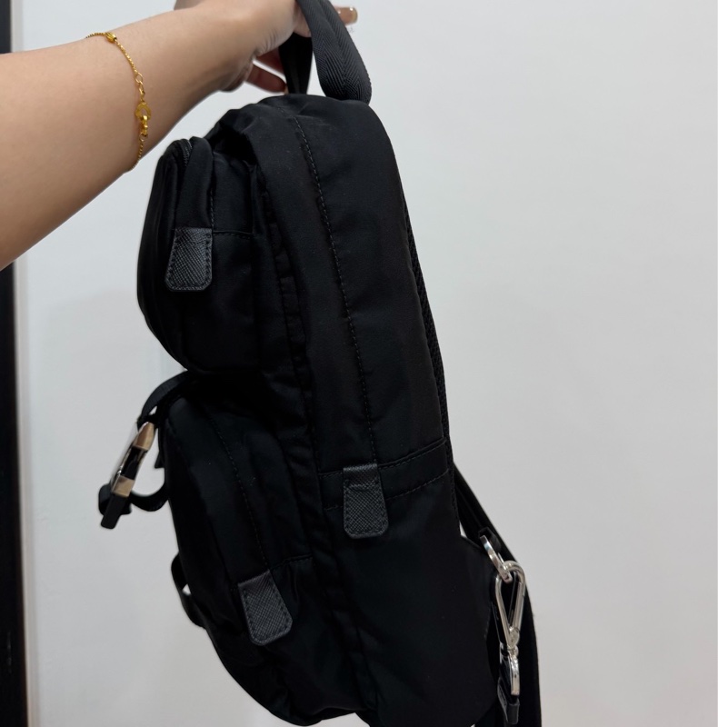PRADA Re-Nylon 黑色 尼龍 十字紋 皮革 胸包 胸口包 斜背包 側背包 肩背包 腰包-16