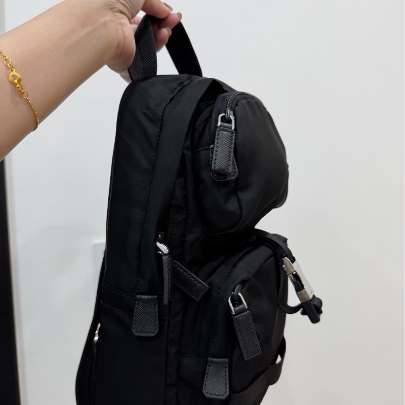 PRADA Re-Nylon 黑色 尼龍 十字紋 皮革 胸包 胸口包 斜背包 側背包 肩背包 腰包-17