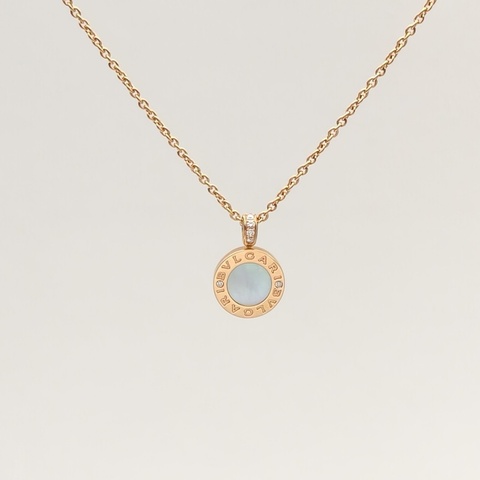 BVLGARI 18K玫瑰金鑽石白貝母縞瑪瑙雙面圓餅鑲鑽項鏈