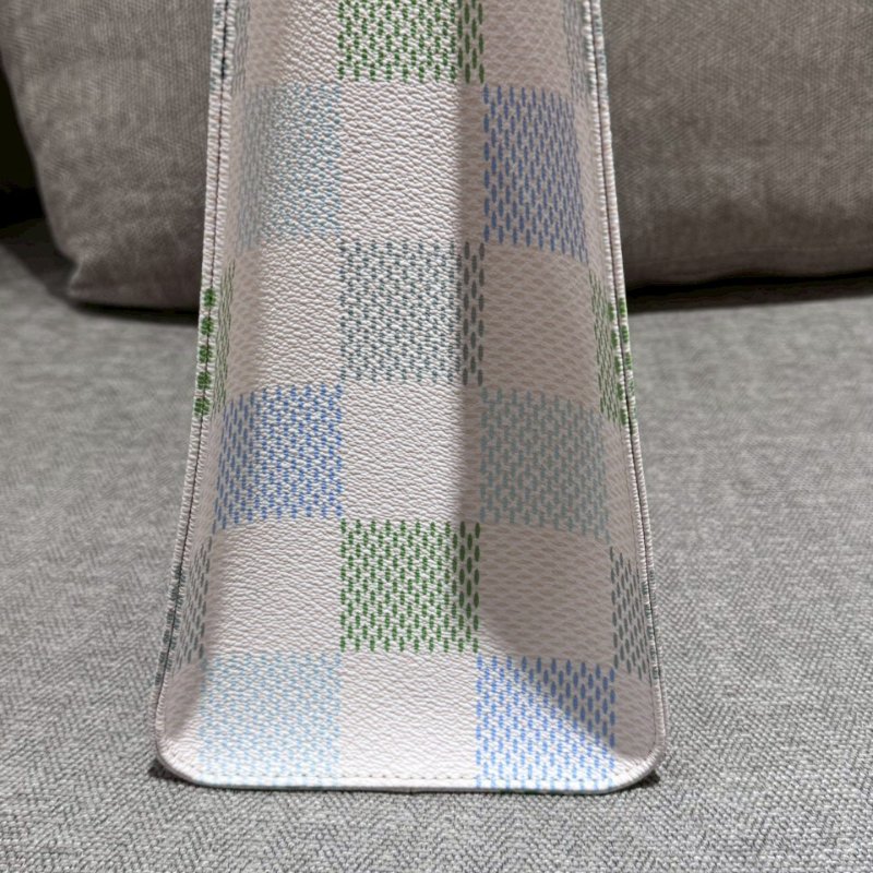 Louis VuittonOnTheGo MM 托特包-4