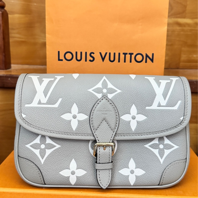 LOUIS VUITTON M46583 Diane-5