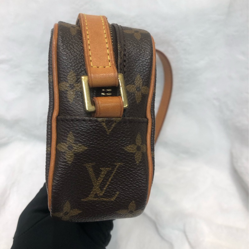 LV 老花開口笑上肩袋 IA229-2