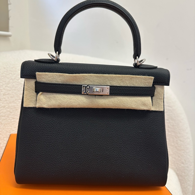 全套 全新 26.3月單 Hermes 愛馬仕 Kelly25 黑銀 Togo皮 K刻~質感無敵 黑銀配色經久不衰 好飒~-5