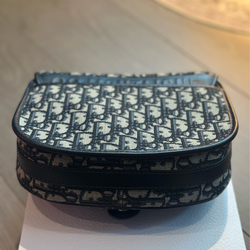 Dior Bobby 中型包款 (藍色 Oblique 緹花)-7