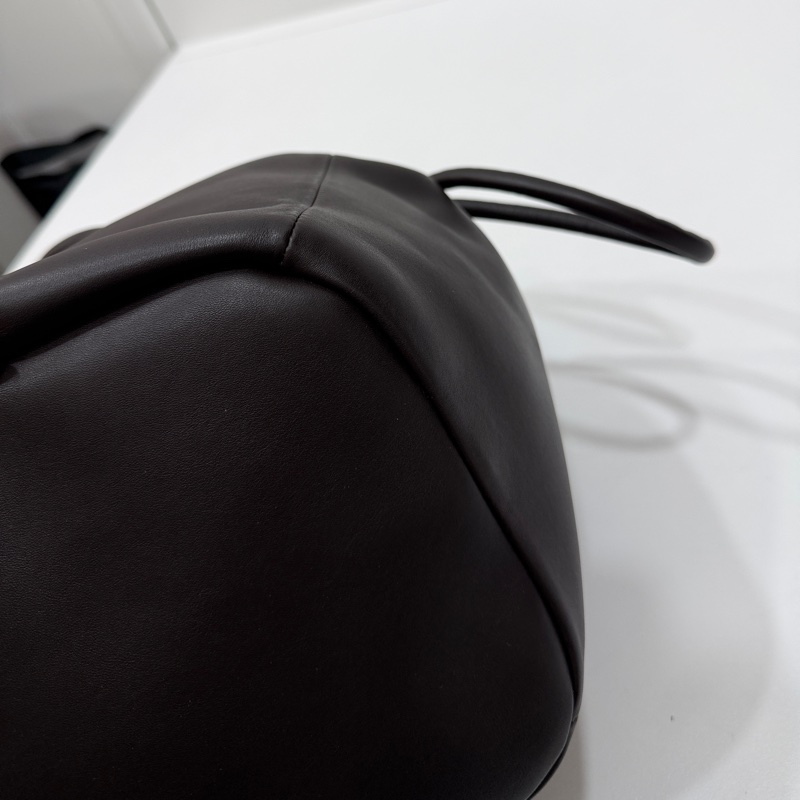 Bottega Veneta BV Beak 大號 全皮 咖啡 水桶包 斜背包 側背包 肩背包 手提包-15