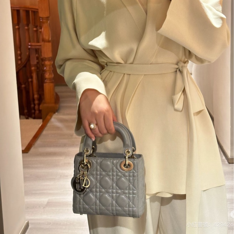 迪奧黛妃包 Dior Mini Lady Dior 蛋白石灰羊皮✨氣質必收款 手提肩背兩用 M0505OBDU-7