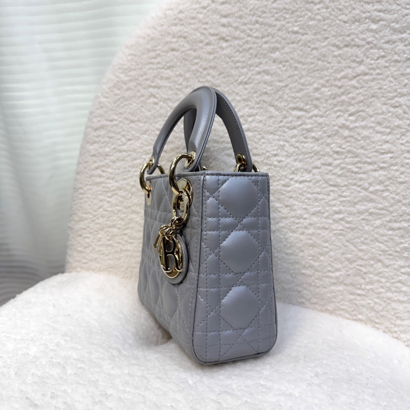 迪奧黛妃包 Dior Mini Lady Dior 蛋白石灰羊皮✨氣質必收款 手提肩背兩用 M0505OBDU-12