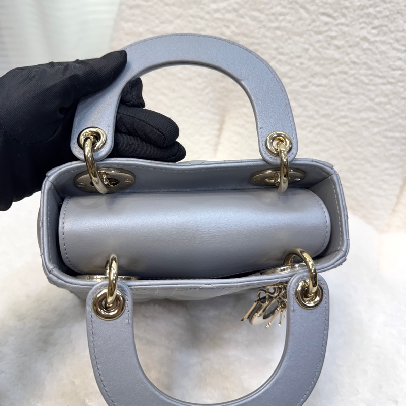 迪奧黛妃包 Dior Mini Lady Dior 蛋白石灰羊皮✨氣質必收款 手提肩背兩用 M0505OBDU-16