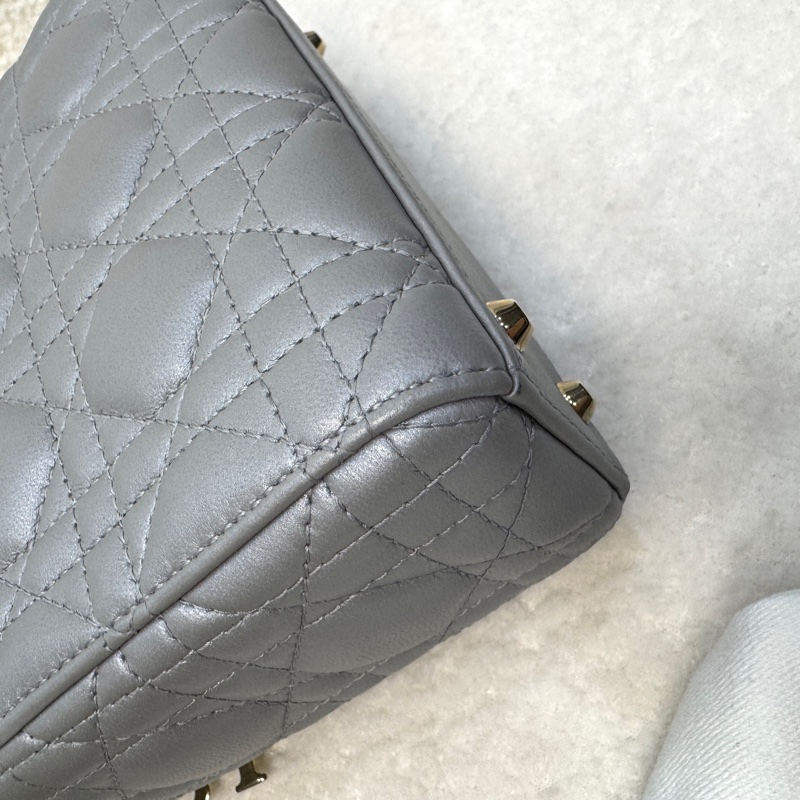 迪奧黛妃包 Dior Mini Lady Dior 蛋白石灰羊皮✨氣質必收款 手提肩背兩用 M0505OBDU-21